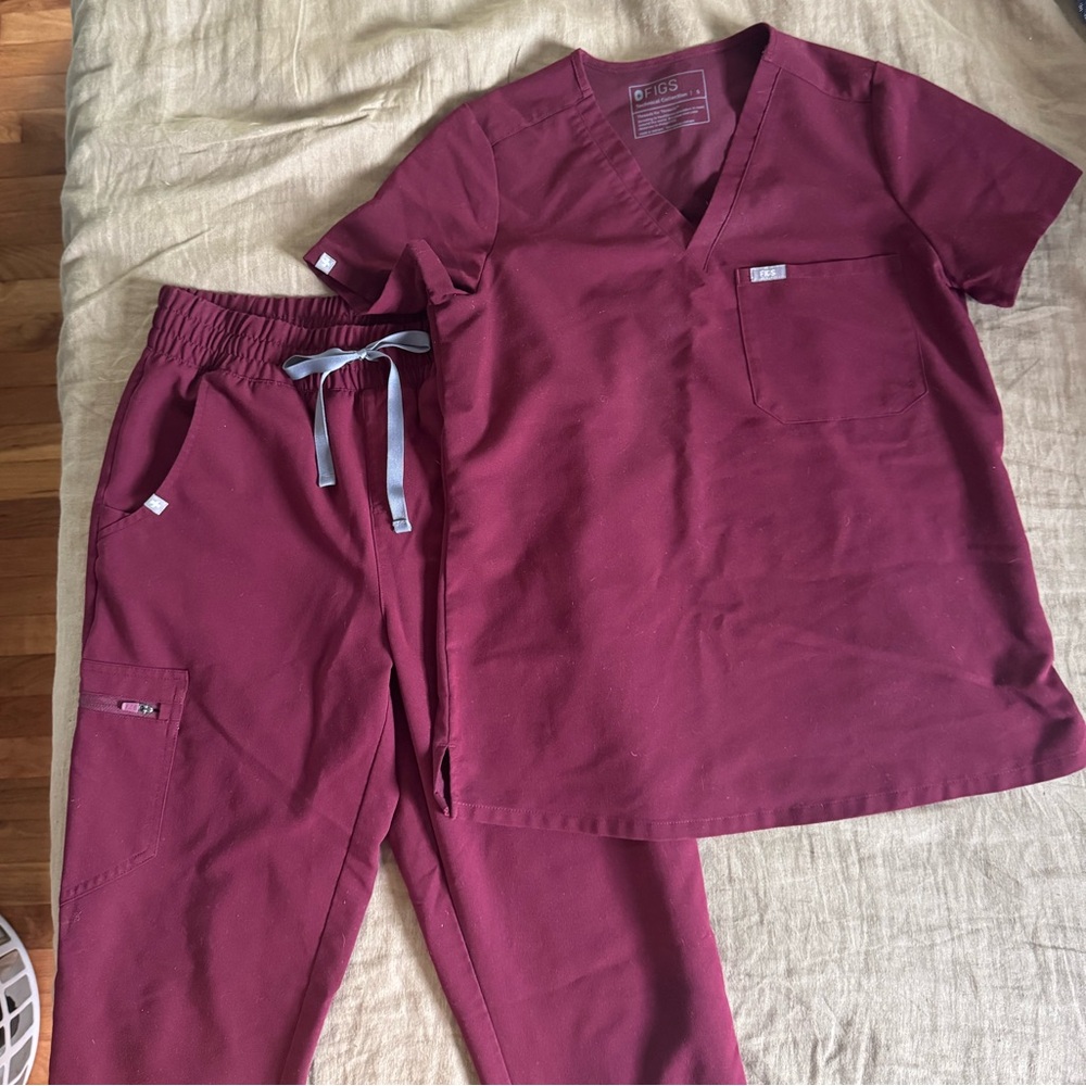 Figs Women's Burgundy Scrub Set - Picture 2 of 2